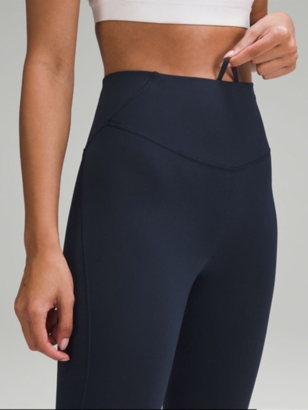 Lululemon Base Pace High-Rise Tight 25" - Black - Size 4